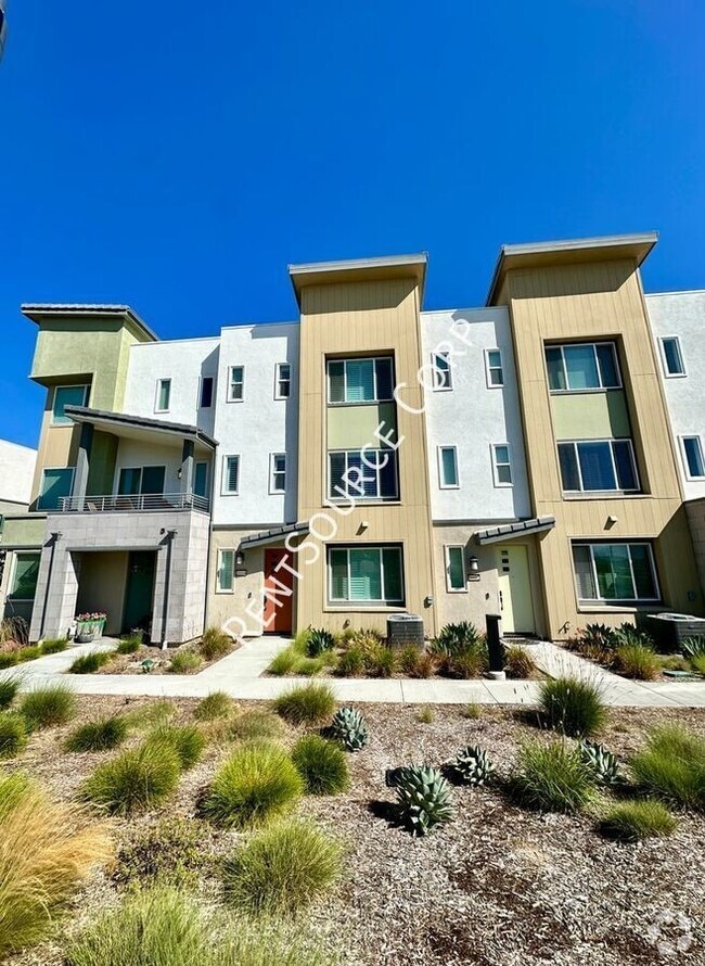 Building Photo - 26916 Tanager Ln
