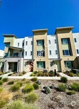 Building Photo - 26916 Tanager Ln