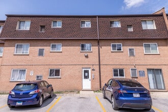 Building Photo - 9480 Bay Colony Dr