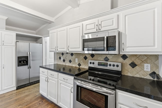 Building Photo - 3017 Casa Dr