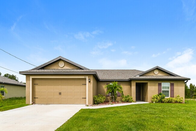 Building Photo - 854 Youngreen Dr, Fort Myers, FL