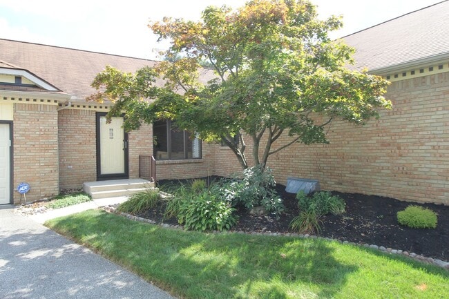 Building Photo - 1959-1961-1961 Bayswater Dr