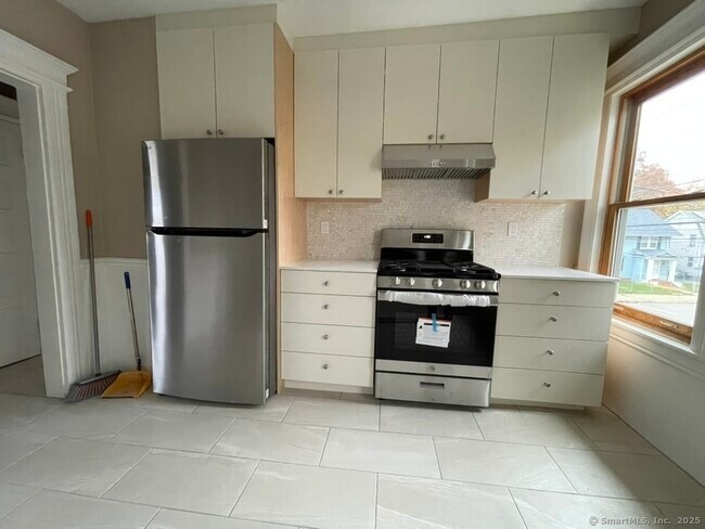 Foto del edificio - 174 Fairview Ave