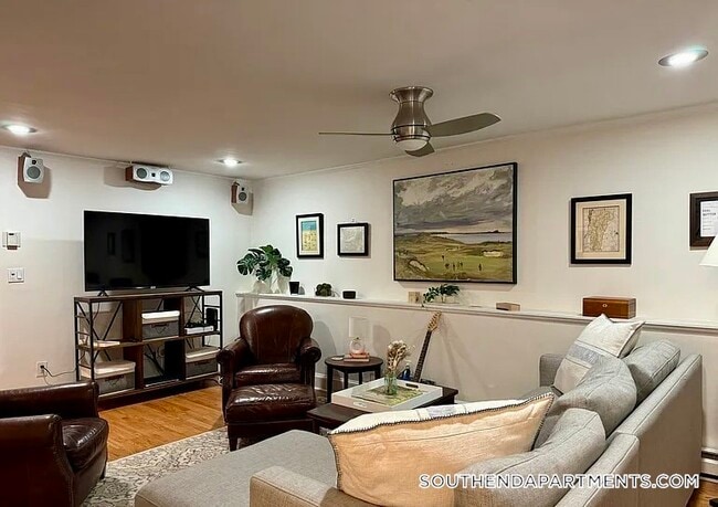 Foto del edificio - 519 Columbus Ave