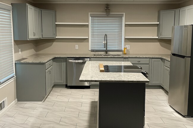 Foto del edificio - 5956 Homestead Rd