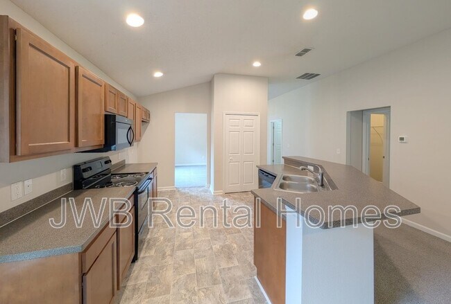 Foto del edificio - 5591 Village Pond Cir
