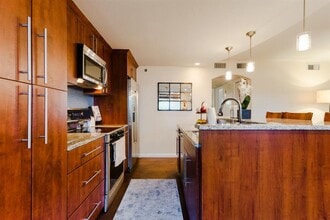 Building Photo - 41 Waller St