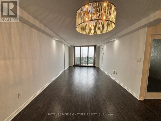 Photo du bâtiment - 812 Burnhamthorpe Rd