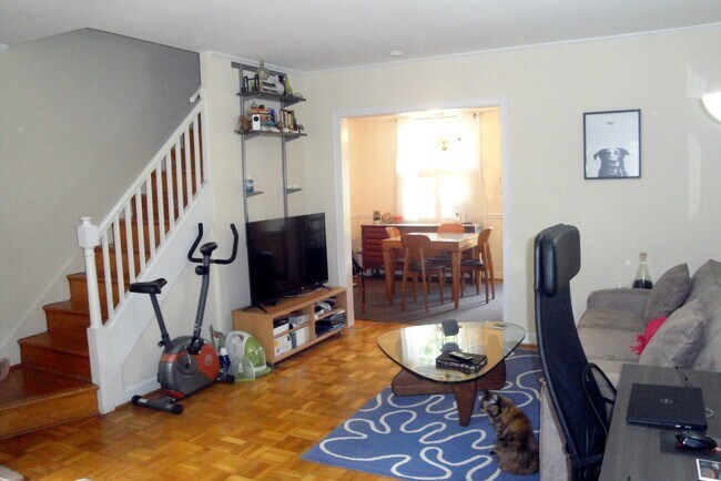 Lots of room for furnishings in LR - 1400 S Edgewood St