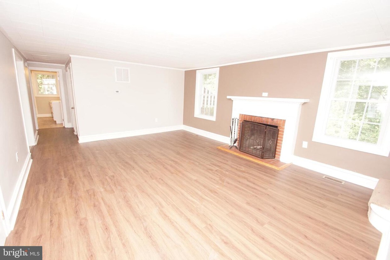 Primary Photo - 1 Churchville Rd