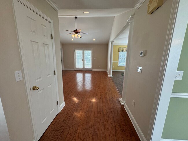 Building Photo - Downtown Conway - 3 Bedroom / 2 Bathroom