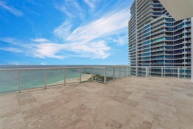 Foto del edificio - 50 South Pointe Dr