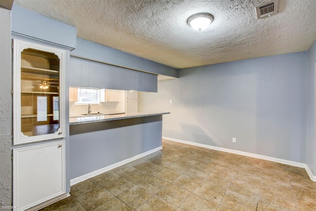 Building Photo - 3 br, 2 bath House - 24607 Green Moss Dr