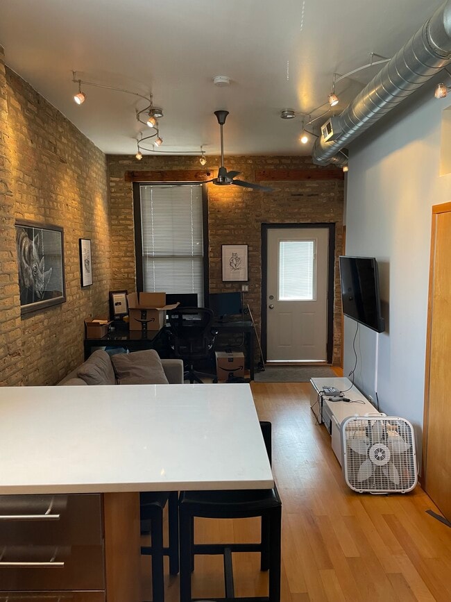 Building Photo - 1151 W Erie St