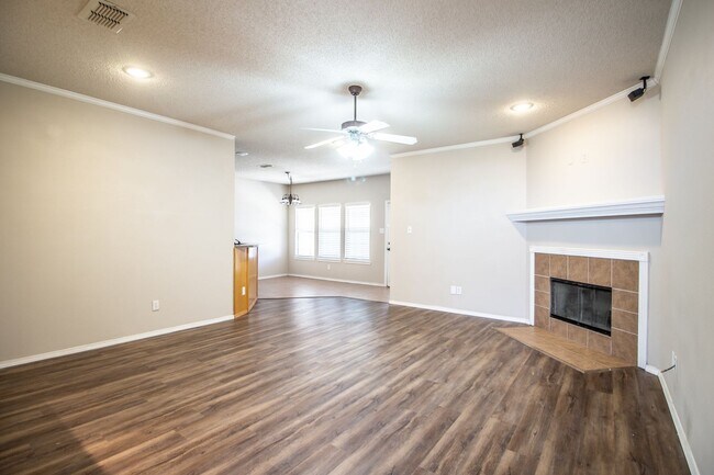Foto del edificio - Beautiful 3 bedroom 2 bathroom house in Co...