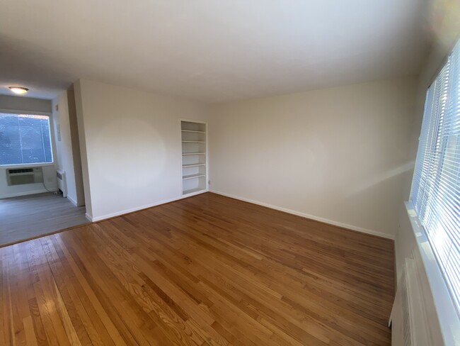 Living Room - Westover Court Apartments