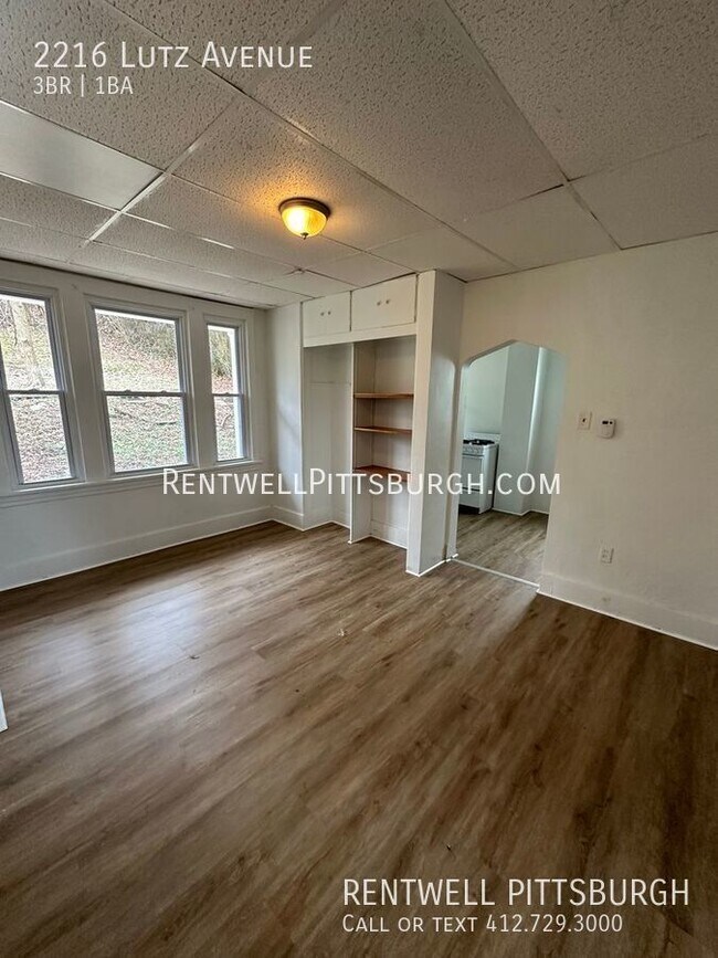Building Photo - 3 Bedroom Home in Carrick - Section 8 Only