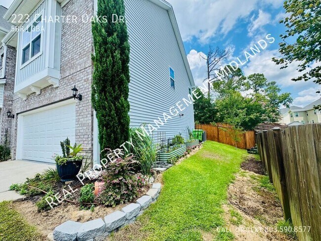 Foto del edificio - 223 Charter Oaks Dr