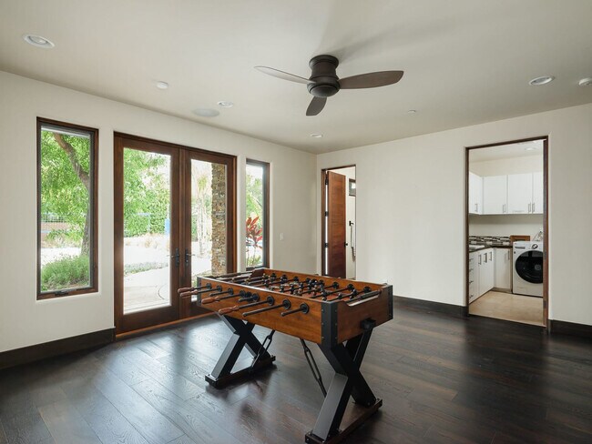 Building Photo - 3515 Via Loma Vista