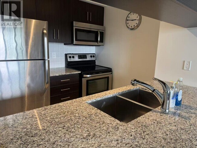 Photo du bâtiment - 275-2275 Yorkland Rd