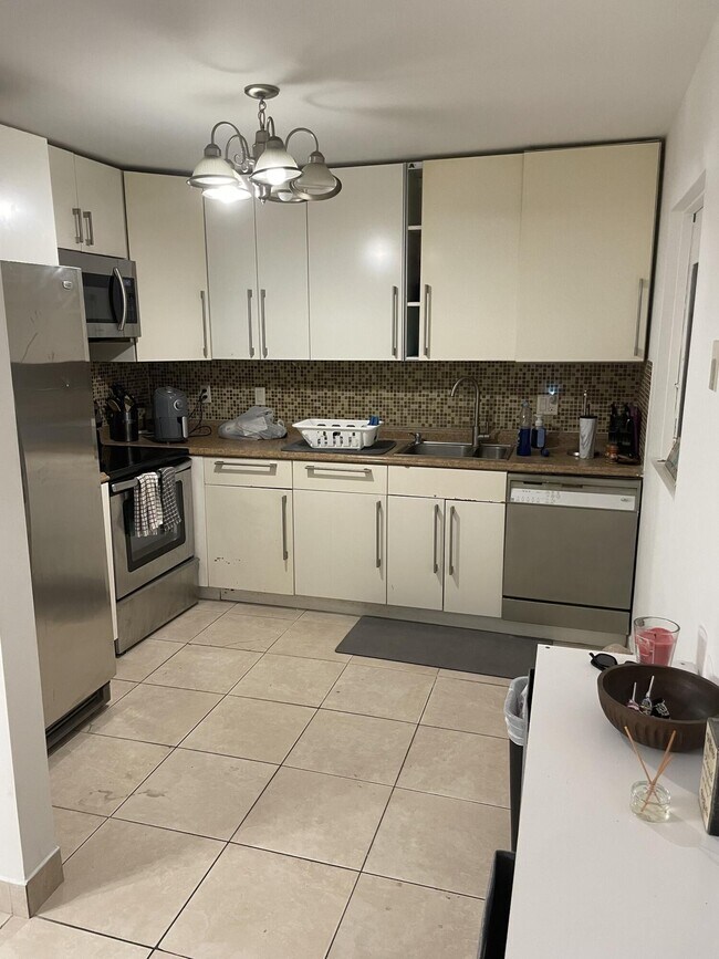 Foto del edificio - 622 NW 13th St