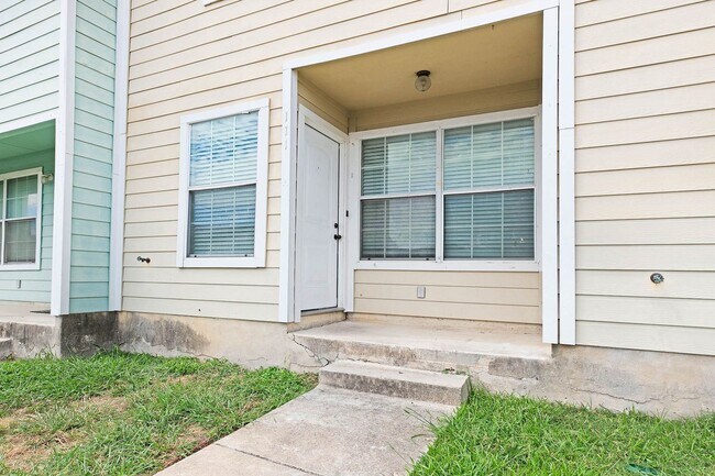 Building Photo - 2 br, 2.5 bath House - 111 Autumn Pass