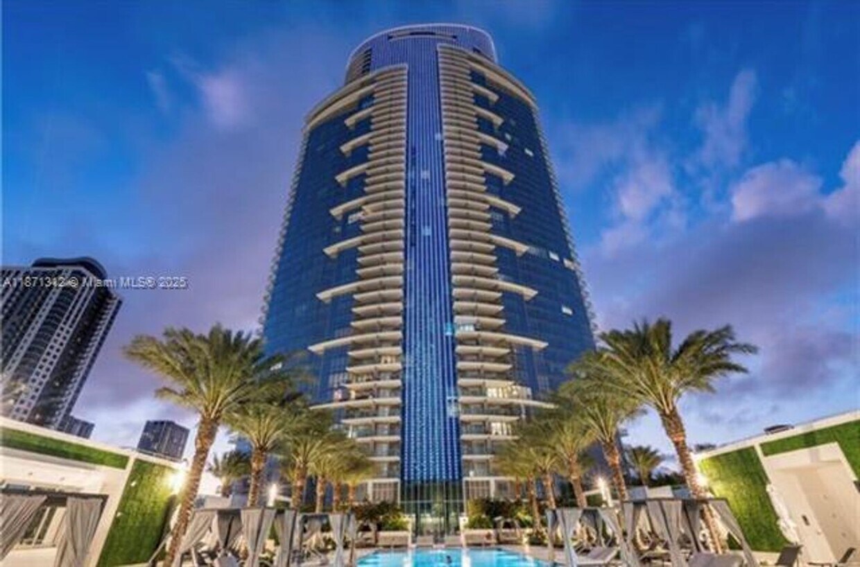 Photo - 851 NE 1 Ave unit 502 (A11871312)