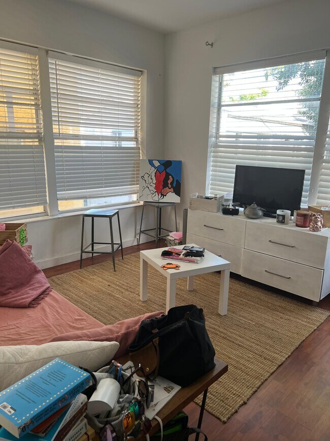 Foto del edificio - 1320 Drexel Ave