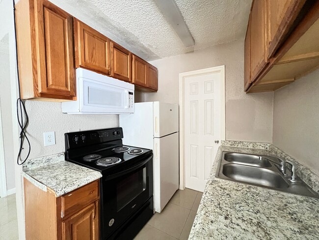 Building Photo - 14039 Eagle Pass St