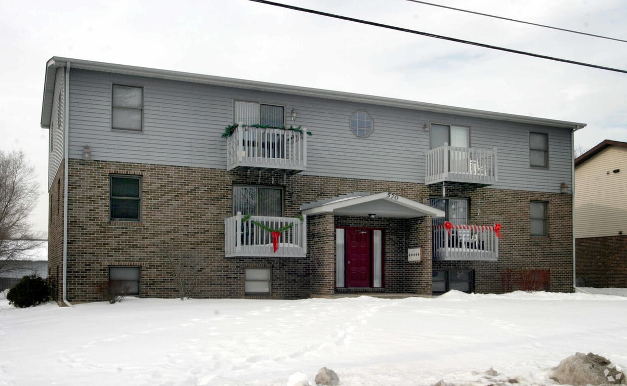 570 Drom Ct, Antioch, IL 60002 Apartments in Antioch, IL