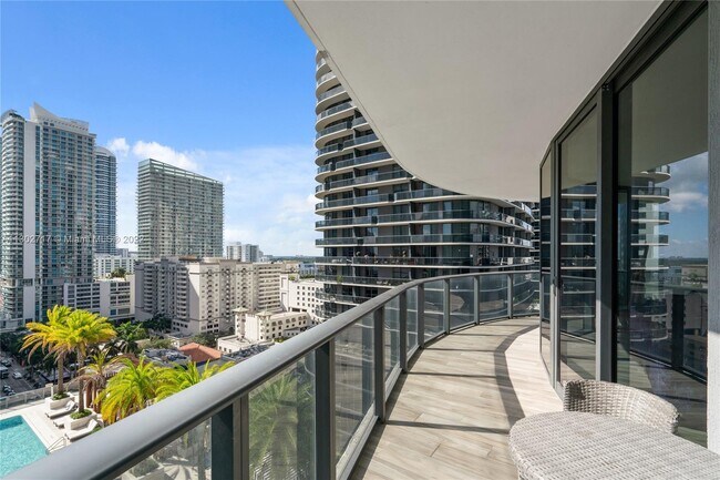 Building Photo - 801 S Miami Ave
