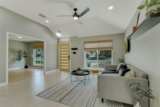 Foto del edificio - 10916 Sierra Oaks