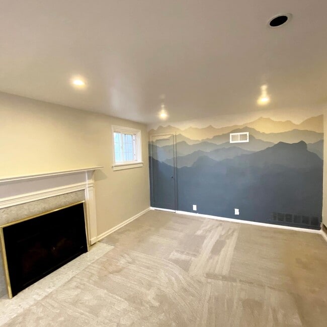 Building Photo - 310 E. 11th Ave.