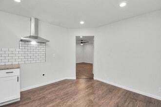 Building Photo - 262 De Boll St
