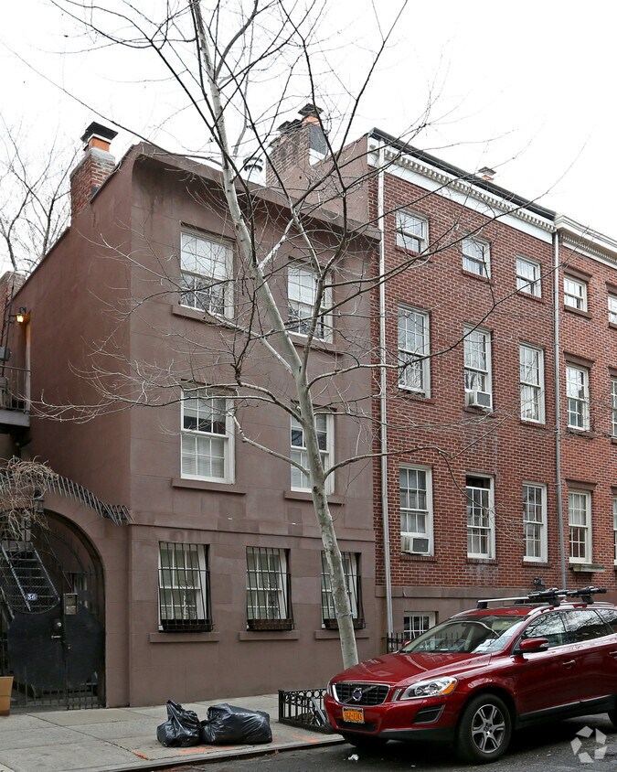 Primary Photo - 34-36 Bethune St