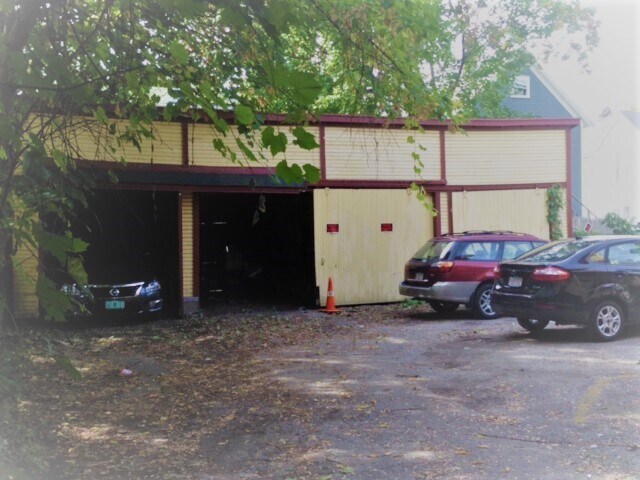 Building Photo - 29 Isham St