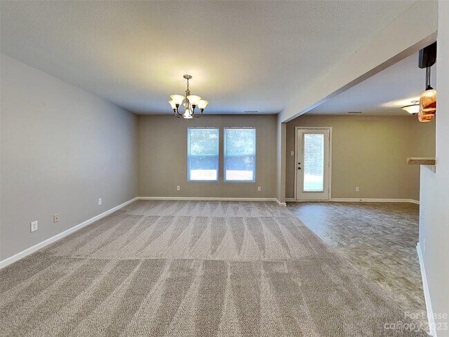 Foto del edificio - 4540 Stone Mountain Dr