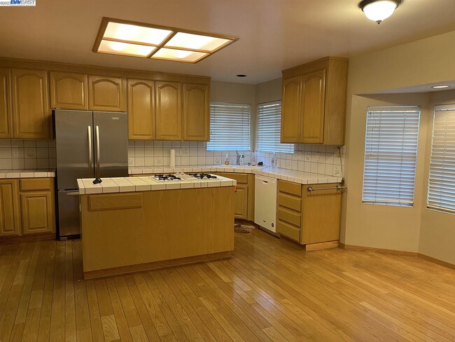 Building Photo - 1589 Camino Monde