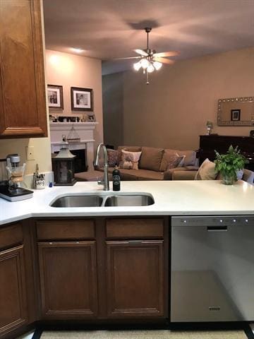 Building Photo - 1614 Poinsettia Blvd