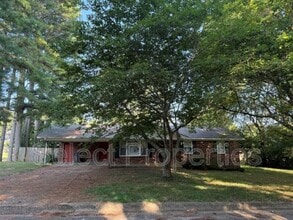 Building Photo - 3801 Devon Dr