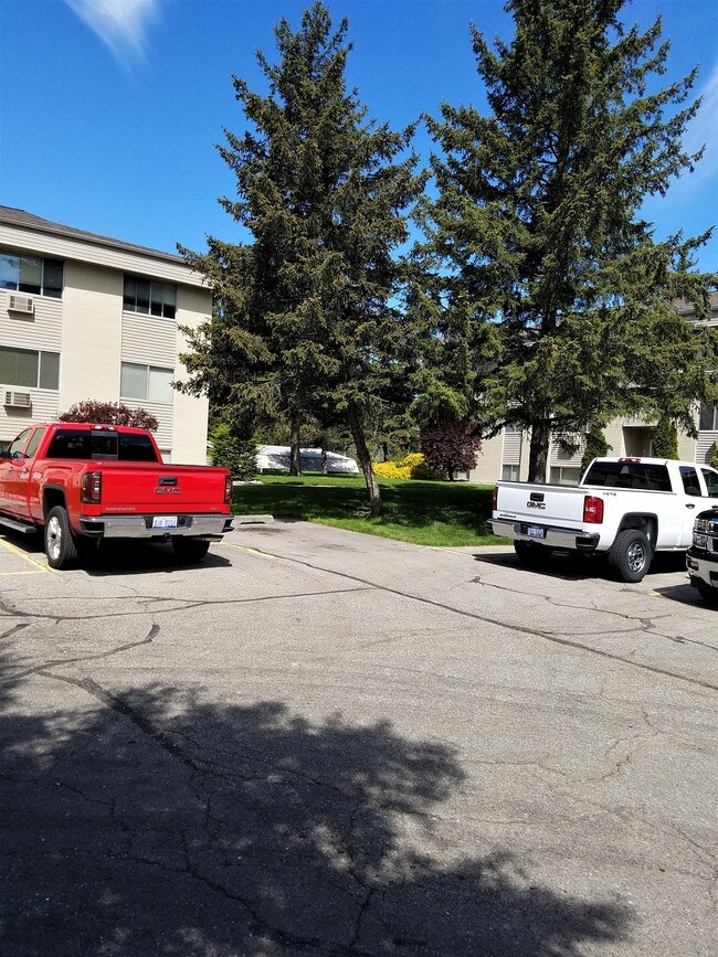 Whispering Pine Apartments Holt, MI