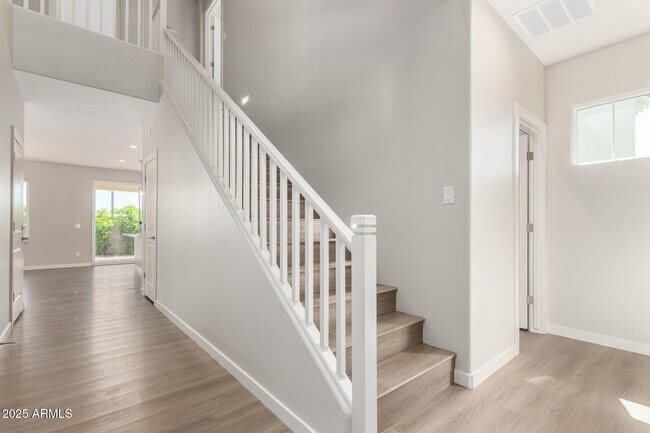 Building Photo - 6568 N 15th Dr