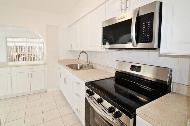 Foto del edificio - 3403 W St Louis St