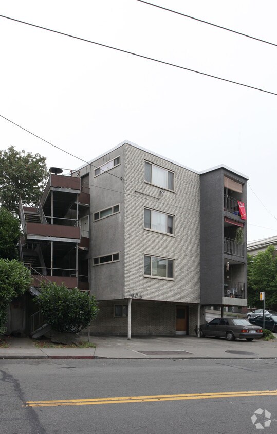 Primary Photo - Casa Nova