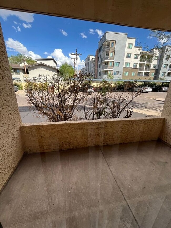 Building Photo - 1201 S McClintock Dr