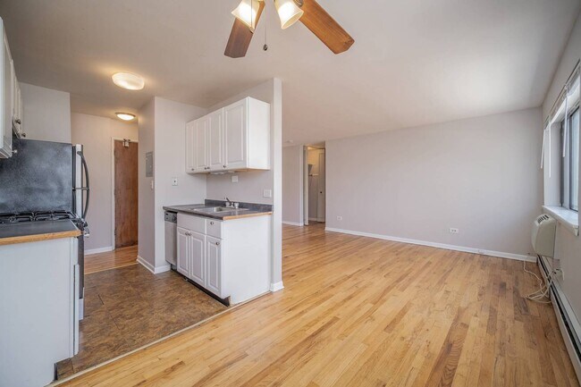 Foto del edificio - 5450 N Winthrop Ave