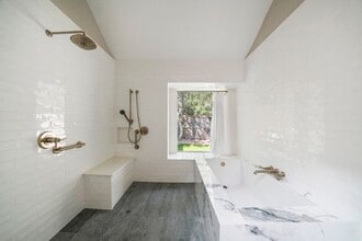 Building Photo - 31 Silver Canyon Pl