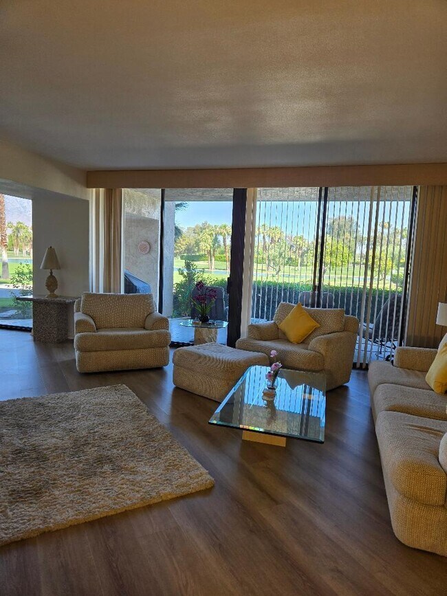 Foto del edificio - 910 Island Dr