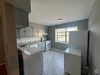 Building Photo - 908 Silver Ct