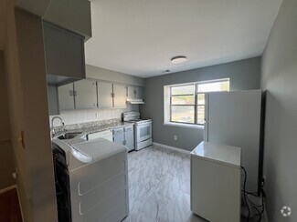 Building Photo - 908 Silver Ct